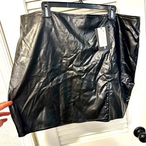 NWT Fashion Nova pleather skirt